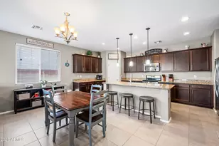 12118 W Hide Trail, Peoria, AZ 85383 - Photo 12