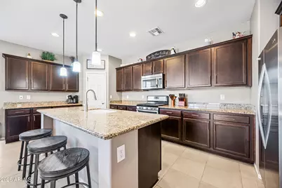 12118 W Hide Trail, Peoria, AZ 85383 - Photo 6