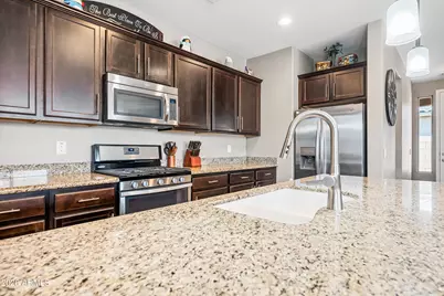 12118 W Hide Trail, Peoria, AZ 85383 - Photo 14