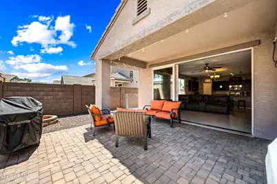 12118 W Hide Trail, Peoria, AZ 85383 - Photo 8