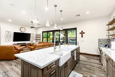 4008 E Lariat Lane, Phoenix, AZ 85050 - Photo 8