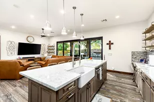 4008 E Lariat Ln, Phoenix, AZ 85050 - Photo 8