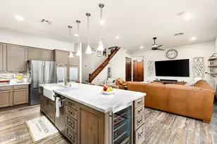 4008 E Lariat Ln, Phoenix, AZ 85050 - Photo 12