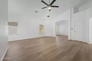 8868 W Laurel Ln, Peoria, AZ 85345 - Photo 6