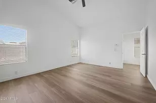 8868 W Laurel Ln, Peoria, AZ 85345 - Photo 26