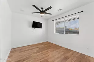 2502 E Beryl Ave, Phoenix, AZ 85028 - Photo 32