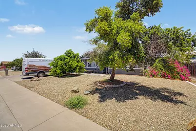9036 W Royal Palm Road, Peoria, AZ 85345 - Photo 4