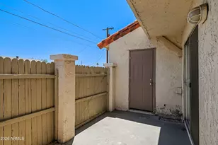 1237 E Lawrence Ln, Phoenix, AZ 85020 - Photo 22