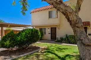 1237 E Lawrence Ln, Phoenix, AZ 85020 - Photo 18