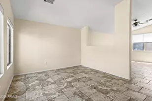 21827 N 40th Way, Phoenix, AZ 85050 - Photo 6