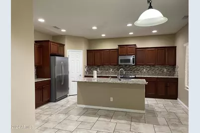 2018 W Davis Road, Phoenix, AZ 85023 - Photo 8