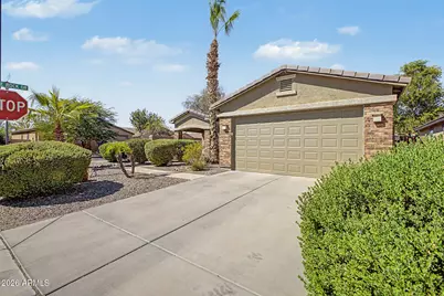 934 E Saddleback Place, San Tan Valley, AZ 85143 - Photo 2