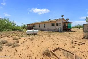 401 E Camino De Tundra, Huachuca City, AZ 85616 - Photo 8