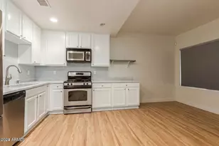 3447 E Lance Ln, Phoenix, AZ 85018 - Photo 6