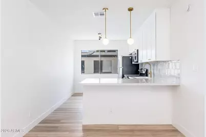 749 E Montebello Avenue #223, Phoenix, AZ 85014 - Photo 6