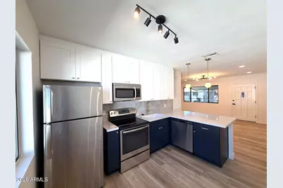 749 E Montebello Avenue #223, Phoenix, AZ 85014 - Photo 1