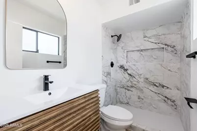 749 E Montebello Avenue #223, Phoenix, AZ 85014 - Photo 20
