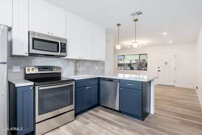749 E Montebello Avenue #223, Phoenix, AZ 85014 - Photo 10