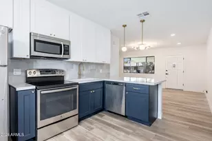 749 E Montebello Ave, Phoenix, AZ 85014 - Photo 10