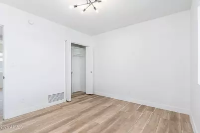 749 E Montebello Avenue #223, Phoenix, AZ 85014 - Photo 14