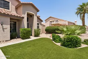 860 N Woodburne Dr, Chandler, AZ 85224 - Photo 8