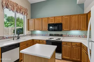 860 N Woodburne Dr, Chandler, AZ 85224 - Photo 20