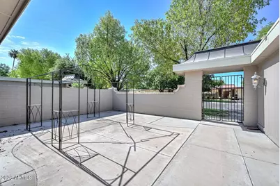 10314 W Spanish Moss Lane, Sun City, AZ 85373 - Photo 2