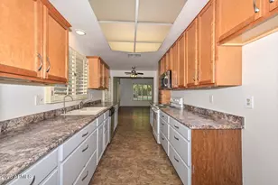 10314 W Spanish Moss Ln, Sun City, AZ 85373 - Photo 30