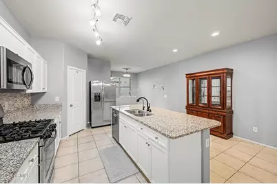 30936 W Picadilly Road, Buckeye, AZ 85396 - Photo 2