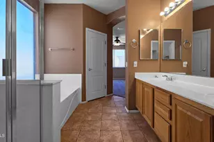 18651 W Sunrise Dr, Goodyear, AZ 85338 - Photo 16