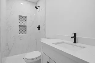 3327 W Charter Oak Rd, Phoenix, AZ 85029 - Photo 16