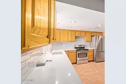 7716 W Cora Lane, Phoenix, AZ 85033 - Photo 2