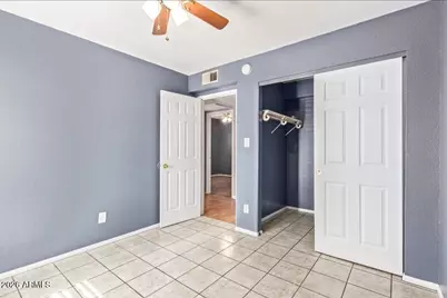 7716 W Cora Lane, Phoenix, AZ 85033 - Photo 10