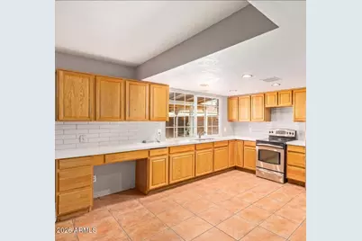 7716 W Cora Lane, Phoenix, AZ 85033 - Photo 4