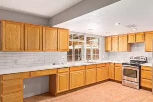 7716 W Cora Ln, Phoenix, AZ 85033 - Photo 4