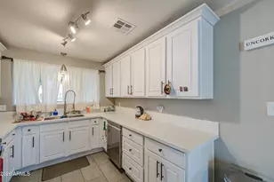 4215 W Hatcher Rd, Phoenix, AZ 85051 - Photo 28