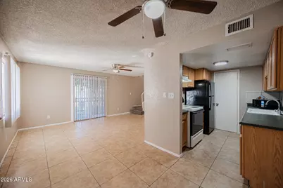 5214 N 42nd Parkway, Phoenix, AZ 85019 - Photo 8