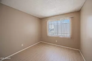 5214 N 42nd Pkwy, Phoenix, AZ 85019 - Photo 14