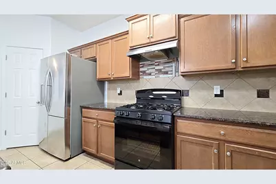 8012 S 70th Drive, Laveen, AZ 85339 - Photo 10