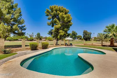 512 W Moon Valley Drive, Phoenix, AZ 85023 - Photo 12