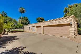 512 W Moon Valley Dr, Phoenix, AZ 85023 - Photo 2