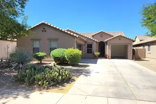 809 W Desert Valley Dr, San Tan Valley, AZ 85143 - Photo 2