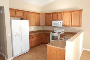 809 W Desert Valley Dr, San Tan Valley, AZ 85143 - Photo 4