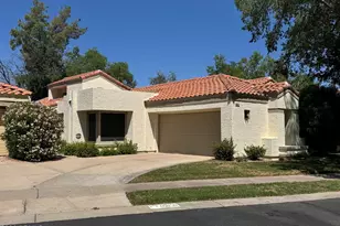11840 N 40th Way, Phoenix, AZ 85028 - Photo 1
