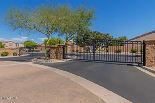 10823 N 70th Ave, Peoria, AZ 85345 - Photo 2