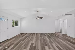 2327 N 31st St, Phoenix, AZ 85008 - Photo 18