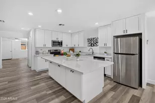 2327 N 31st St, Phoenix, AZ 85008 - Photo 10