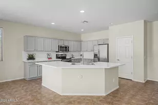 13534 W Port Royale Ln, Surprise, AZ 85379 - Photo 8