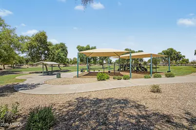 13534 W Port Royale Lane, Surprise, AZ 85379 - Photo 32