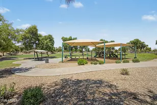 13534 W Port Royale Ln, Surprise, AZ 85379 - Photo 32